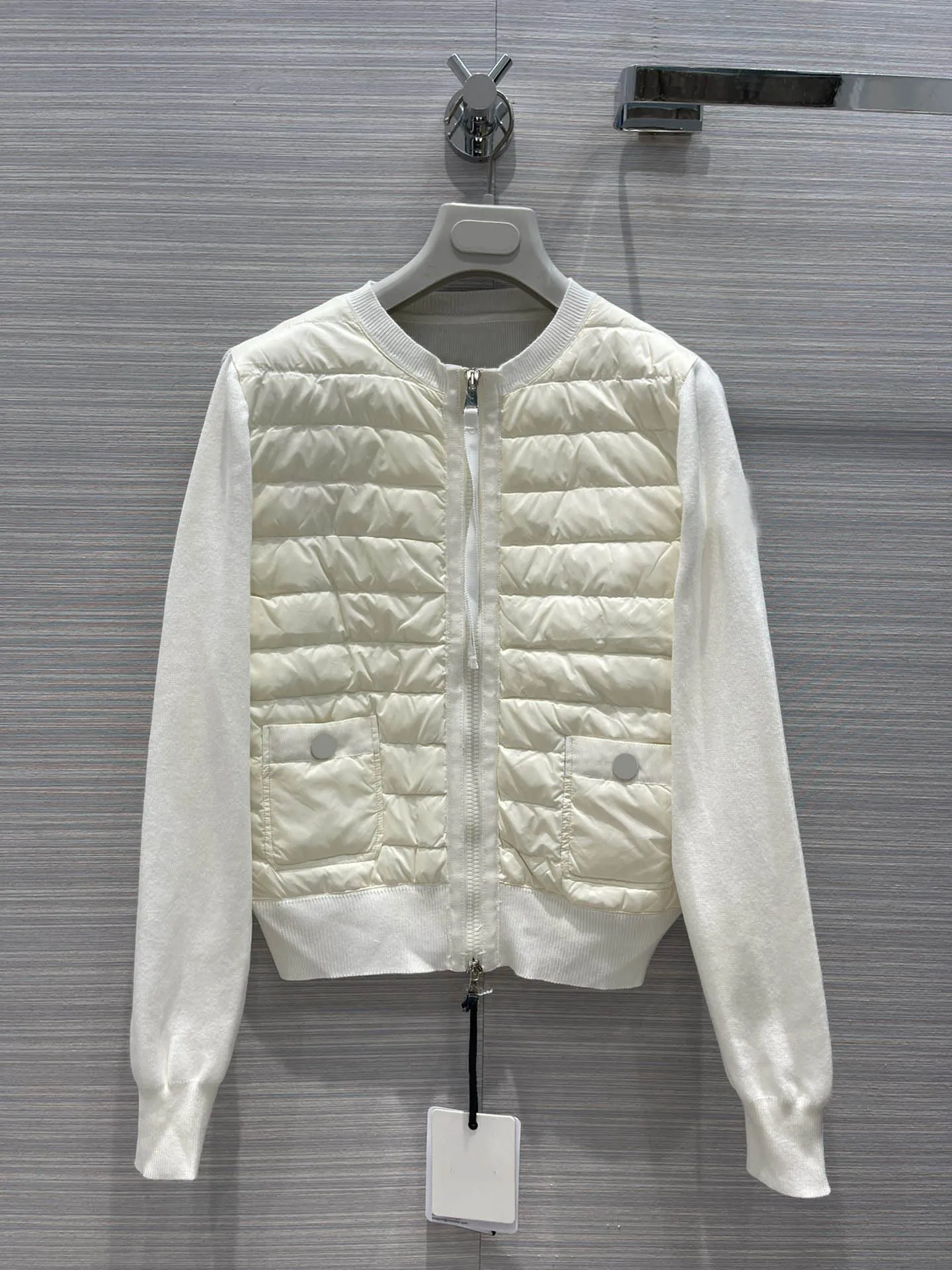 

Luxury Brand White Quilted Jackets for Women Top Quality 3D Cut Long Sleeve Zipper Hooded Black Quilted Jackets Lady Autumn 2021