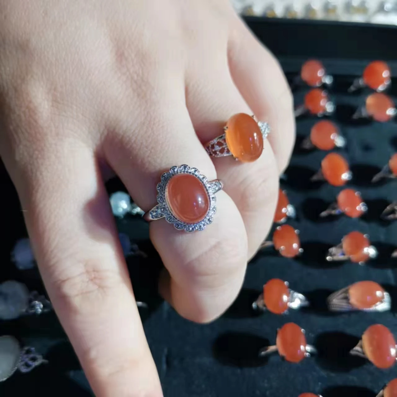 Женское кольцо из серебра 925 пробы с натуральным ониксом и - Цена: 671.2