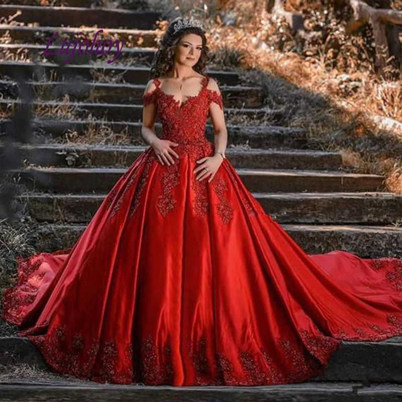 

Luxury Red Quinceanera Dresses Ball Gown Satin Plus Size Masquerade 15 year old Sixteen Prom Sweet 16 Dress