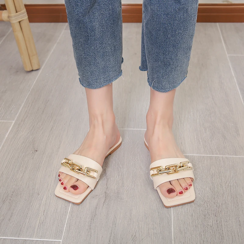 

2021 Summer Women Slippers Fashion Designer Metal Chain Ladies Outdoor Slides Flat Female Casual Square Toe Beach Shoes