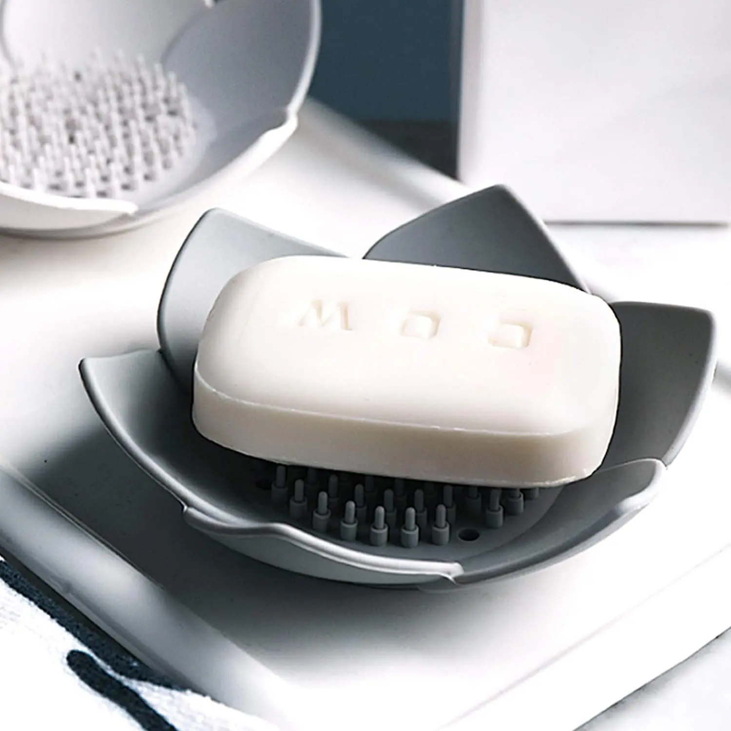 

Flower Shape Soap Tray Flexible Silicone Soap Dish Soap Case Holder For Keep Soap Dry Bathroom Accessories