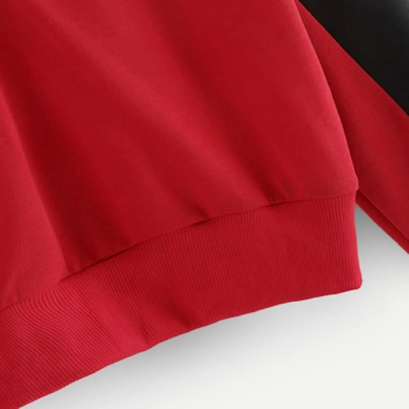 Женская толстовка с капюшоном составного кроя красная черная на молнии в