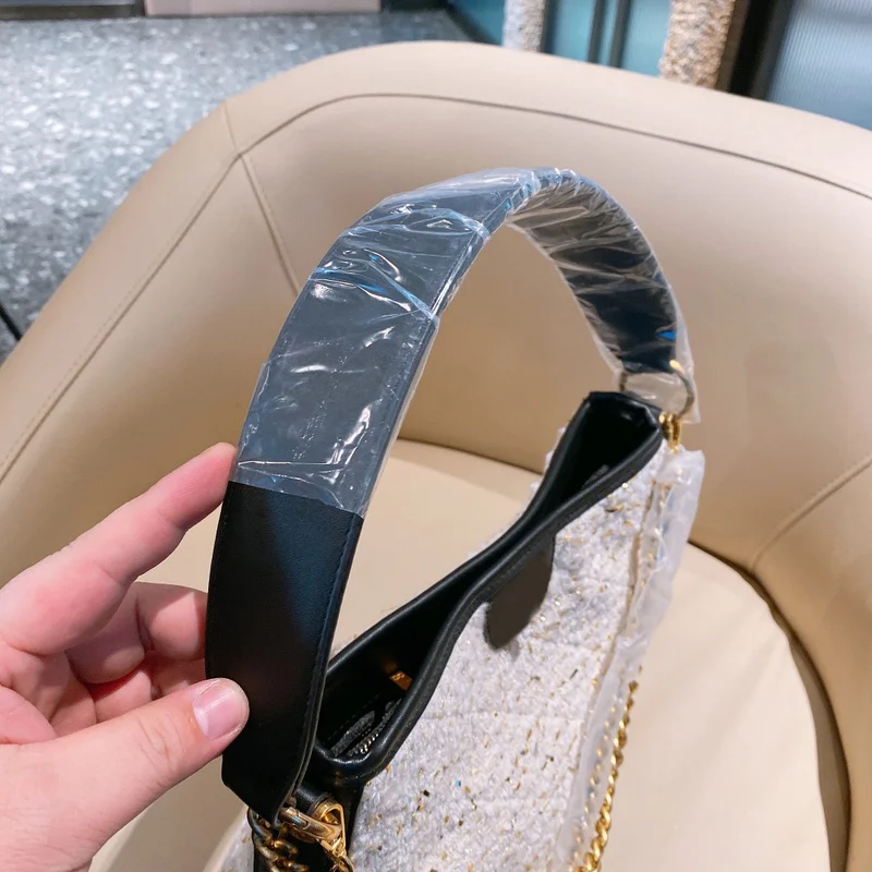 

2021 spring new style, fashionable linen material handbag, casual simple chain strap shoulder bag