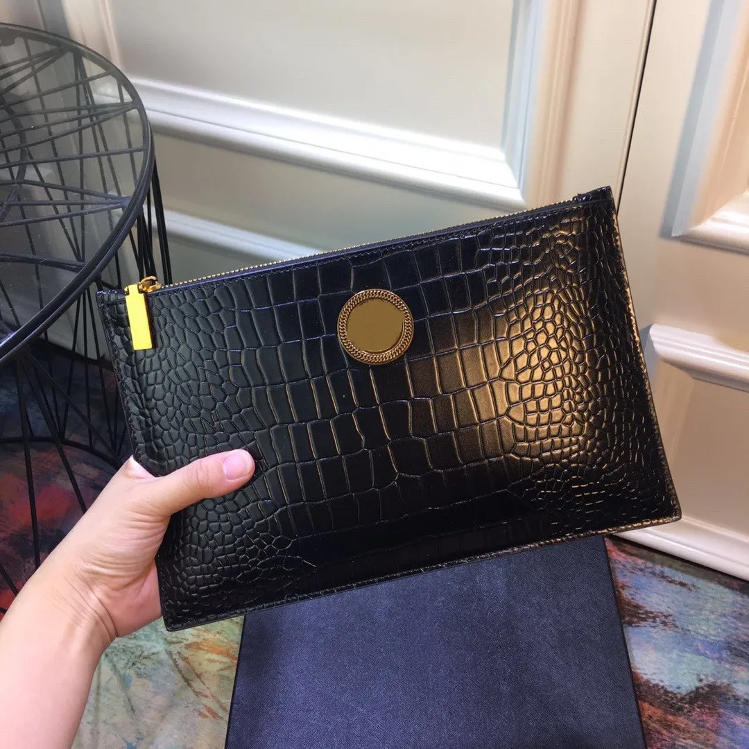 

Luxurys Clutch Bags Toiletry Pouch Handbags Purses Men Women Leather Handbag Shoulder Bag Wallets Card Holder Chain Key Pouchs