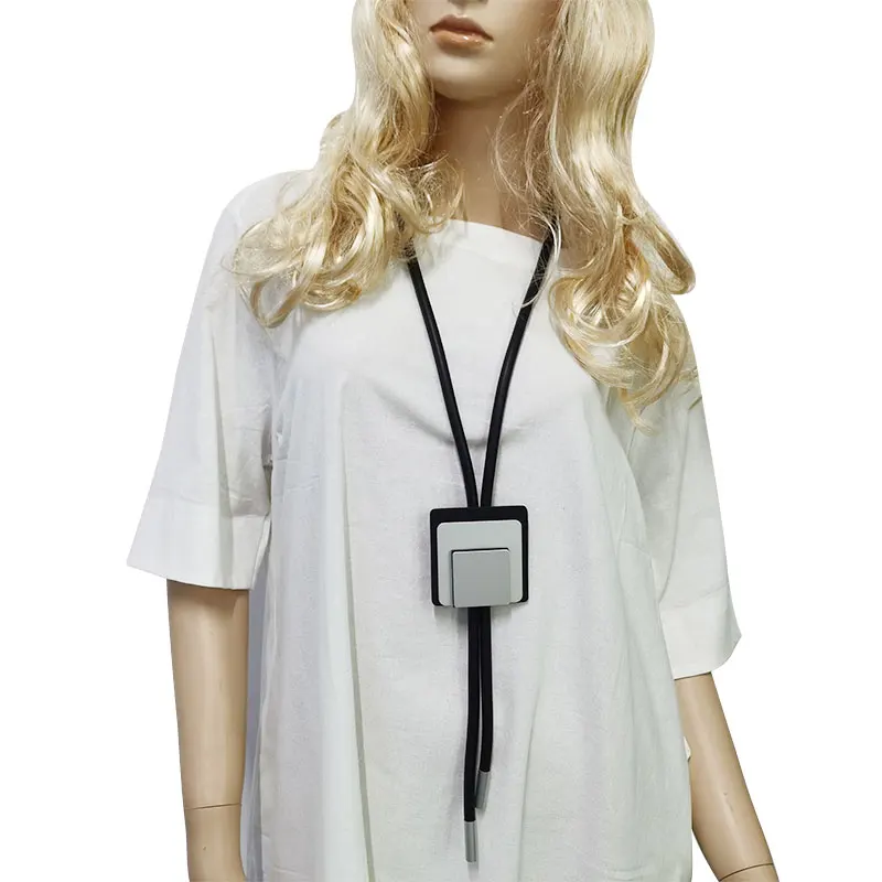 

Rubber Leather Metal Square Long Necklace For Ladies Gothic Sweater Decoration Necklaces Geometric Jewelry Collar Chokers