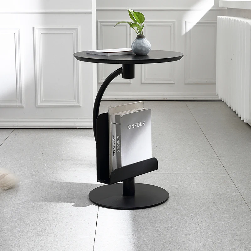 

Zq итальянский минималистичный с книжками и газетами, строчный стол, черный светильник, роскошный круглый угловой стол