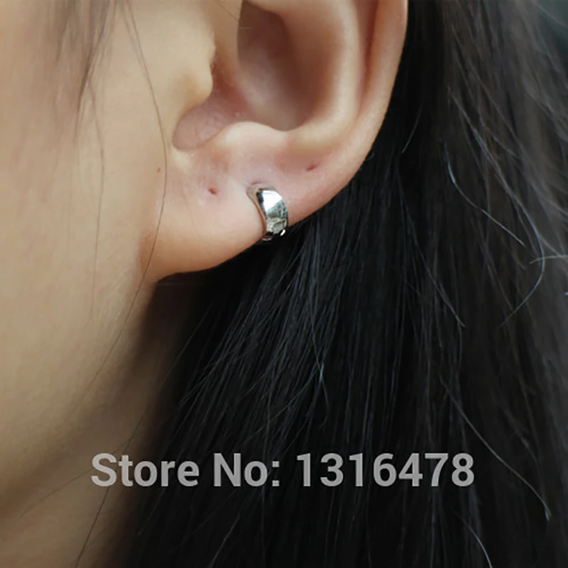 Женские серебряные серьги простые глянцевые широкие с пряжкой для ушей