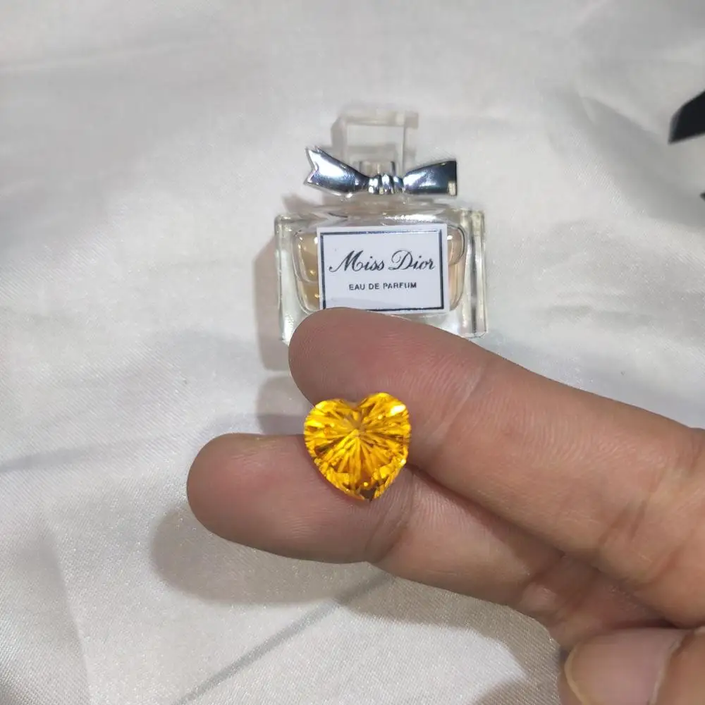 Натуральный яркий желтый цитрин обнаженный драгоценный камень фейерверк