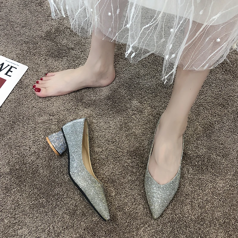 Новинка 2020 женские туфли на высоком каблуке с острым носком грубом черные