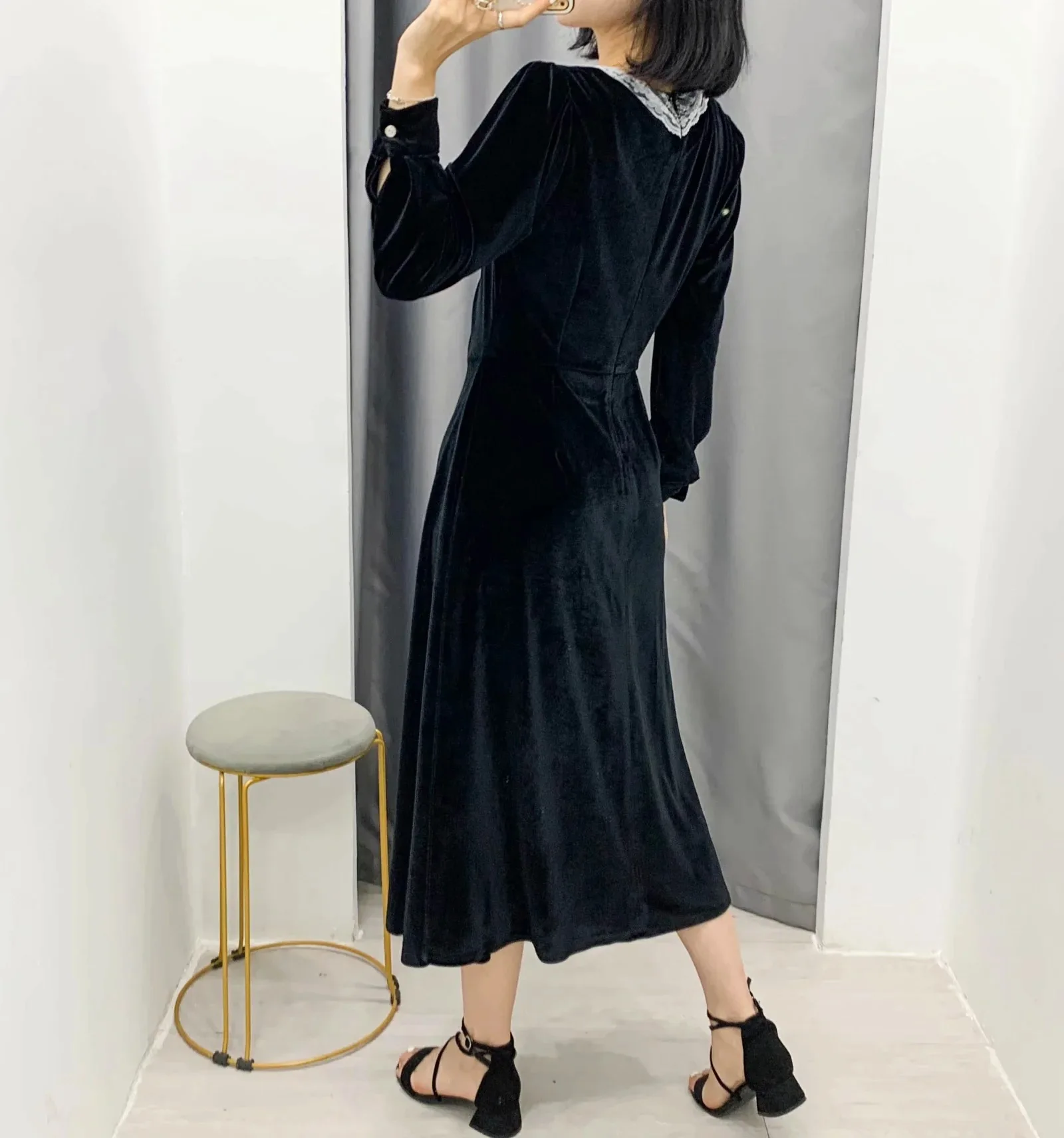 

Black Velvet Dress for Women Spring Autumn Vintage Casual Lace V Neck Long Sleeve Hight Waist Big Swing Hepburn Style Clothing