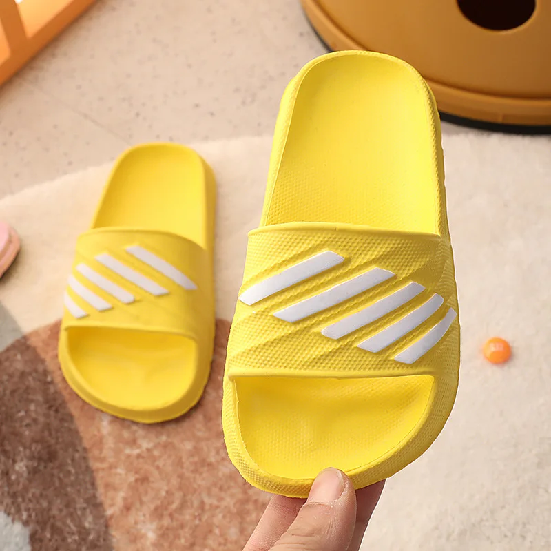 

2021 Summer Boys Girls Slide Sandals Home Children Outdoor Beach Pool Sandal Soft Anti-Slip Bath Slippers for Little Kid/Big Kid