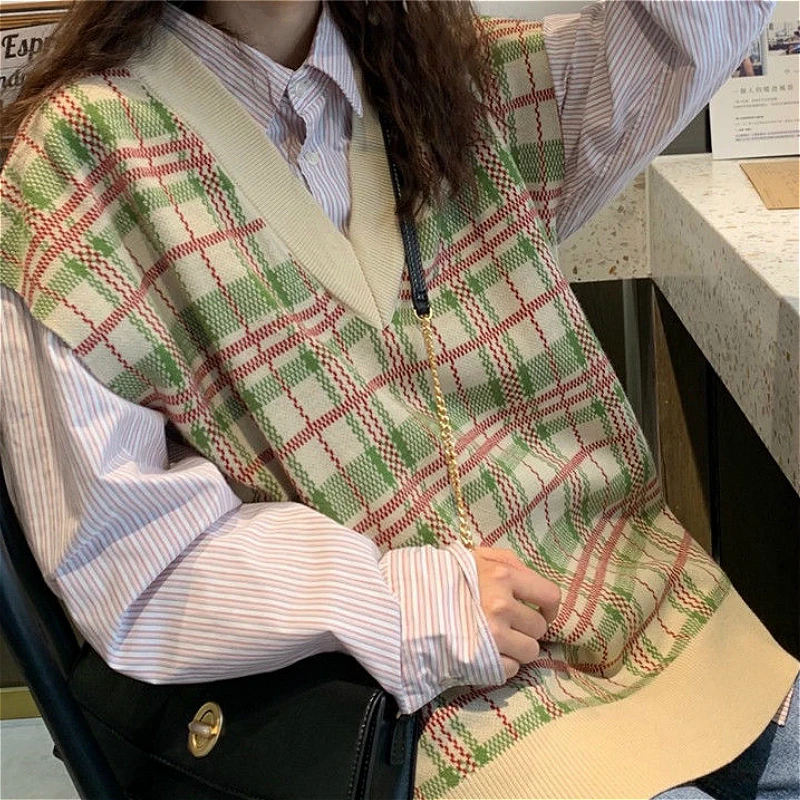 

Kawaii Sweater Vest Women Korean Preppy Style Fashion Plaid Casual Teens Sweaters V-Neck Oversized Vintage Sleeveless Outerwear