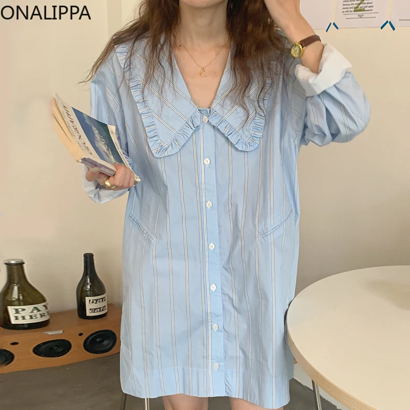 

Женское свободное однобортное платье ONALIPPA в полоску контрастных цветов с длинным рукавом