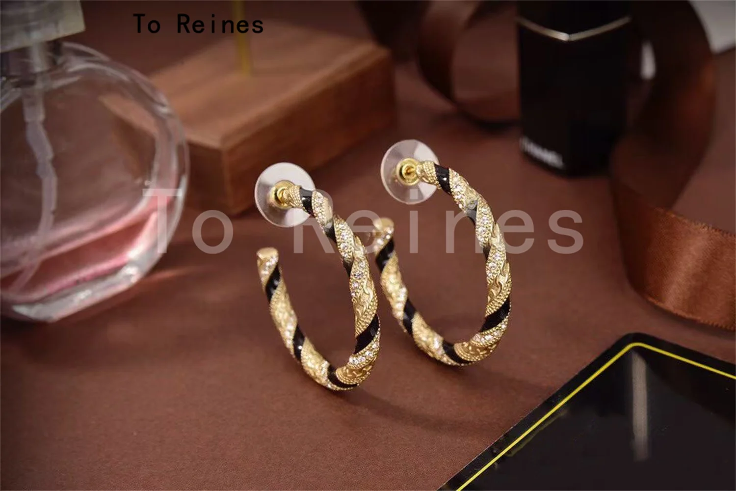 

Trendy Vintage Hoop Earrings Women Geometric Round Circle Gold Color Copper Alloy Earrings Statement Femme Jewelry