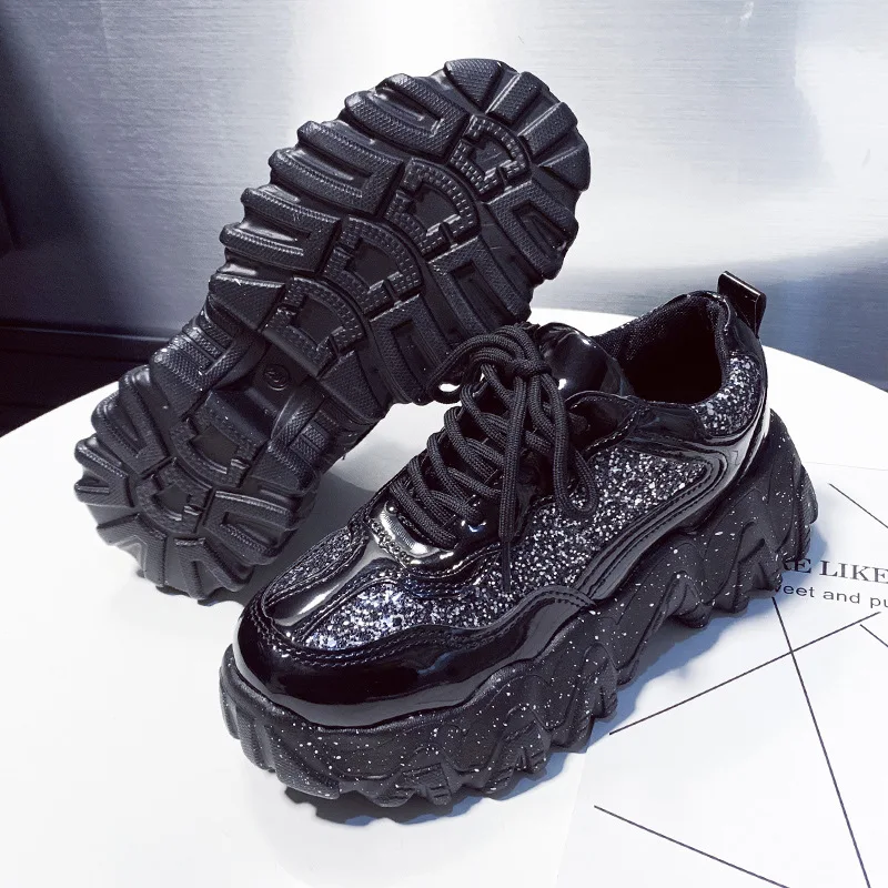 Кроссовки женские блестящие массивные на платформе со шнуровкой дизайнерские