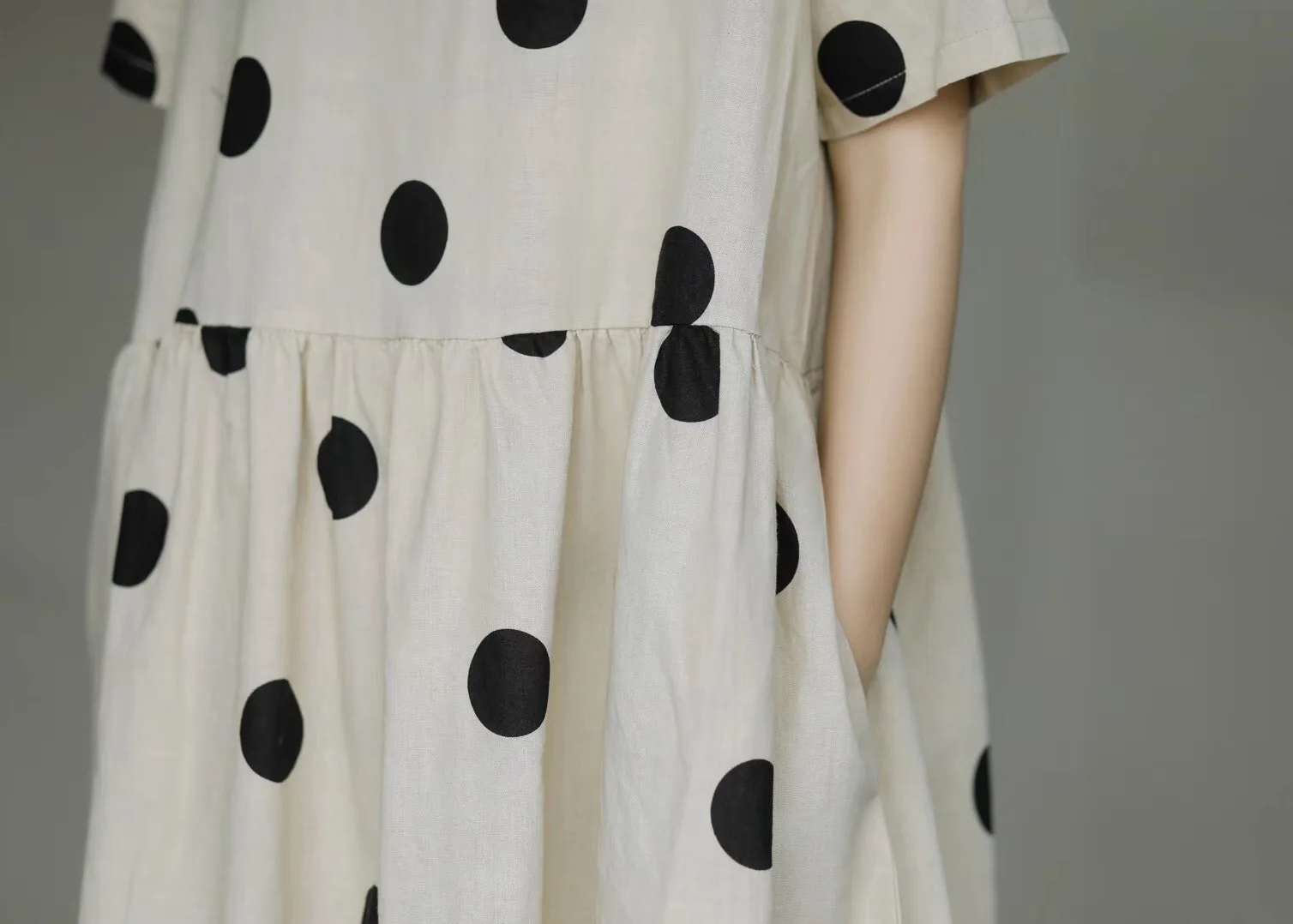 

2019 large spring new linen wave point V-neck dress for women