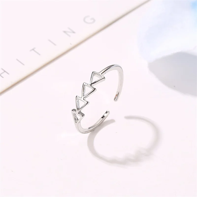 Новое корейское кольцо минималистичное четыре треугольных кольца женская мода