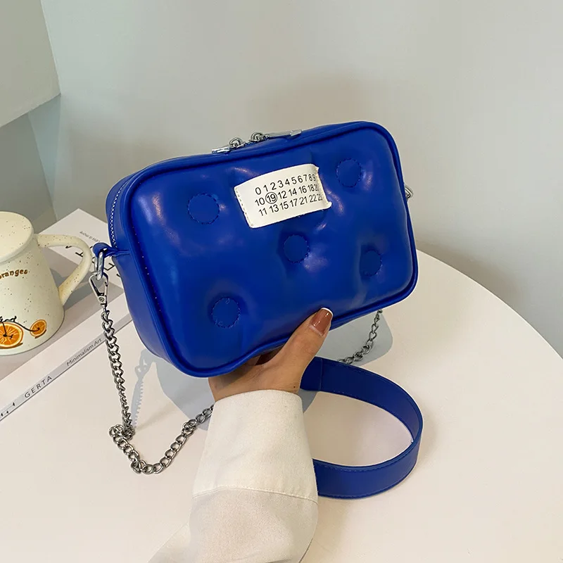 

High quality women's trendy camera bag for fall/winter 2021 new simple letter single shoulder handbag chain cotton jacket bag