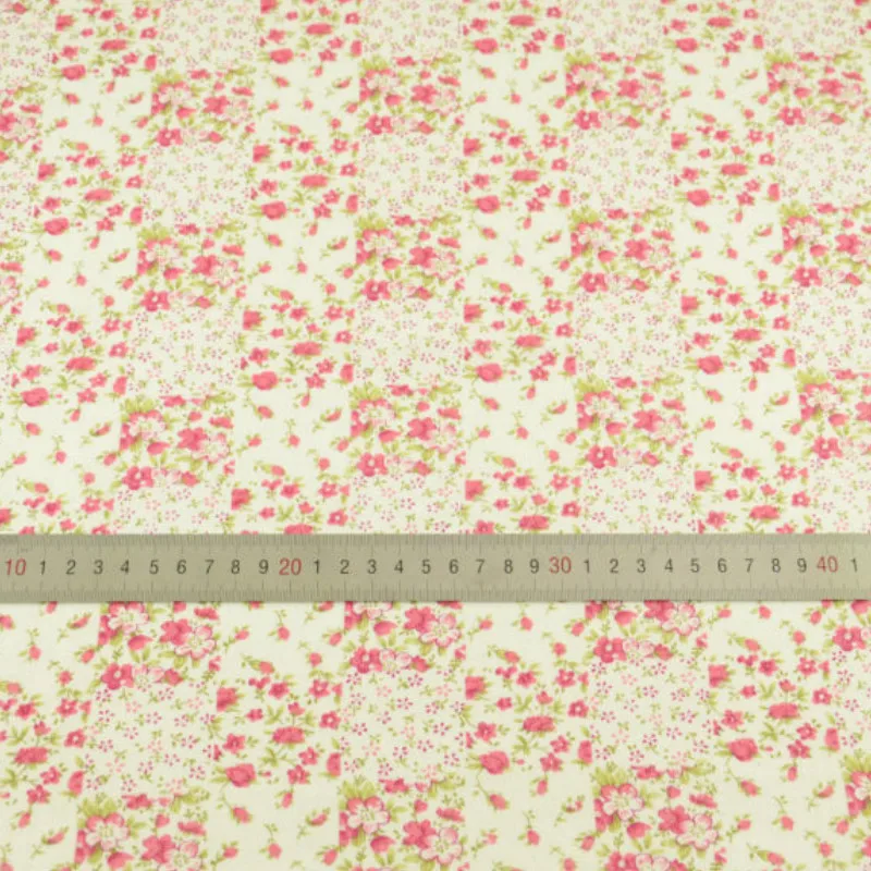 Beige Printed Red Flowers and Green Leaves Design Cotton Fabric Home Textile Sewing Patchwork Cloth Dolls Decoration Fat Quarter | Дом и сад
