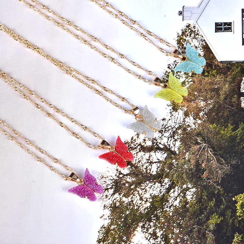 

Sweet Acrylic Color Butterfly Necklace For Women Long Wild Clavicle Chain Pendant Refined Stylish Mujer Gift 2021 Trendy Gold
