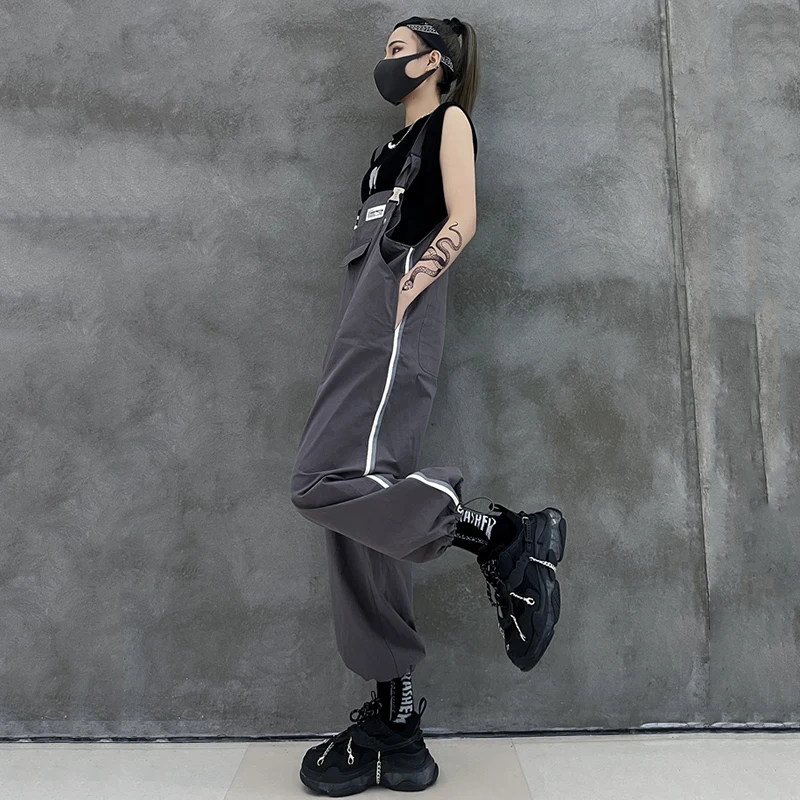 

[EAM] Green Casual Buckle Pocket High Waist Strap Trousers New Loose Fit Pants Women Fashion Tide Spring Summer 2021 1DD9098