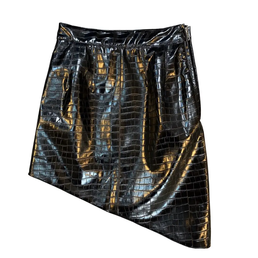 

MM2021 spring in Europe and the street snap bevel edge embossing plaid temperament woman PU texture package hip skirt