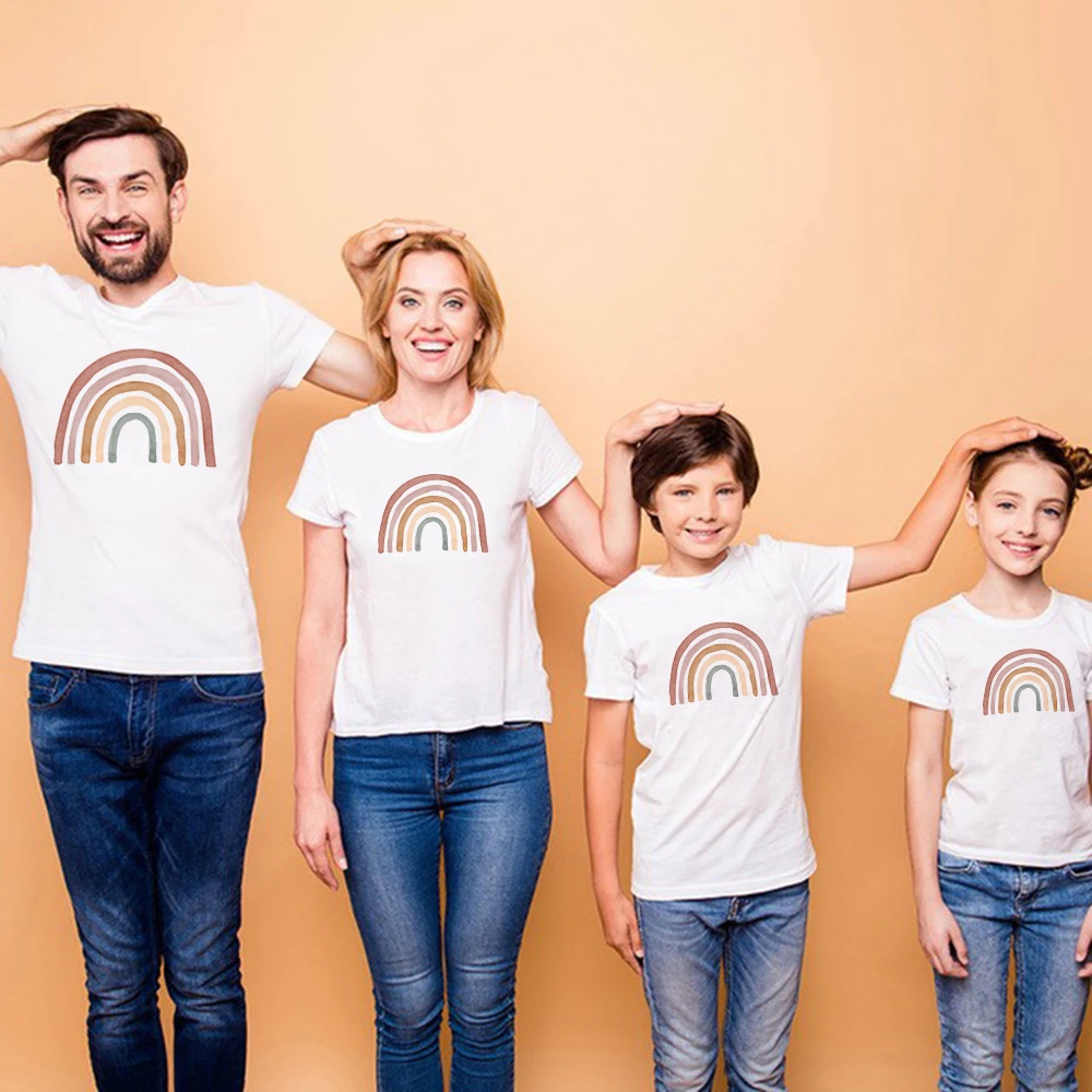

1pc Rainbow Family Matching Tshirt Summer Short Sleeve Family Look T-shirts Mother and Son Father and Daughter Fashion Clothes