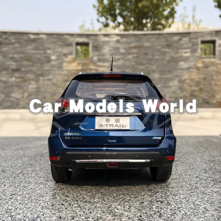Литая модель автомобиля для нового X-Trail 1:18(синий)+ маленький подарок