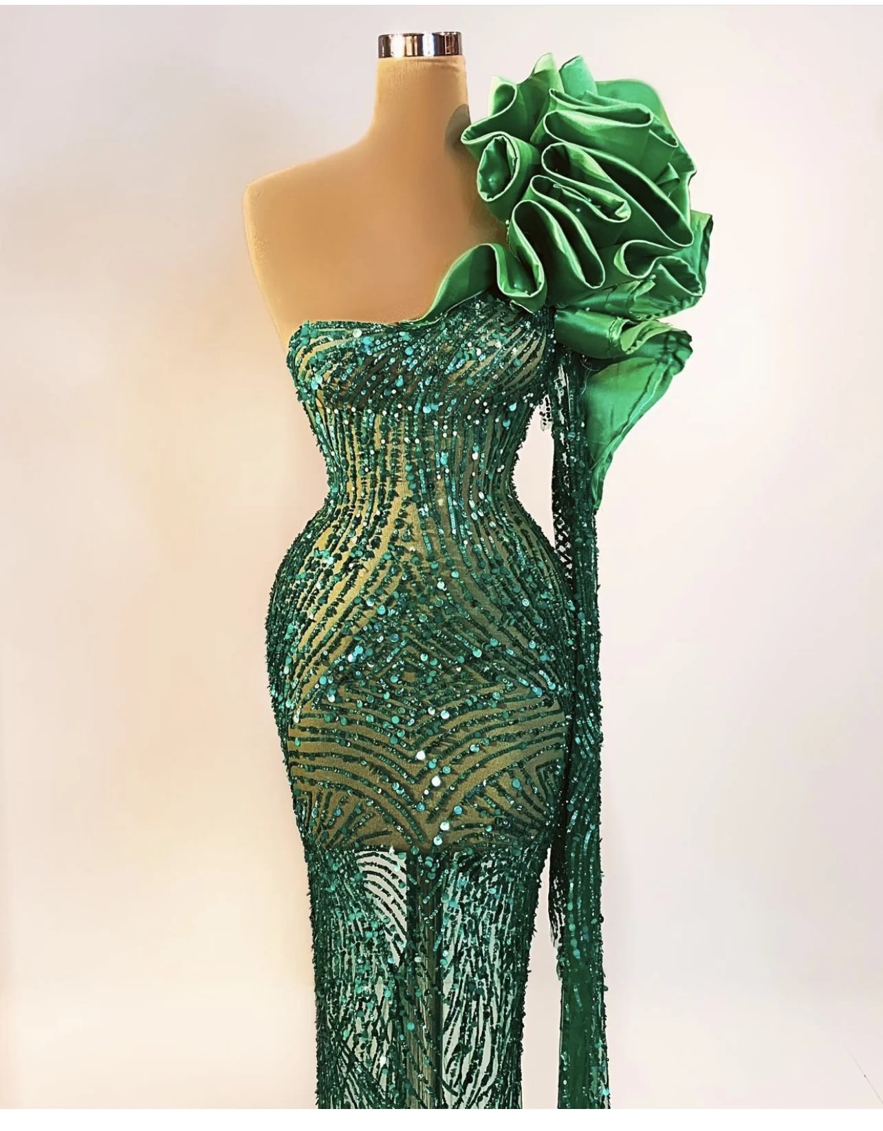 

YILIBER Evening dresses 2021 vintage vlack pearls long sleeves evening gowns beading prom dresses for women short dresses