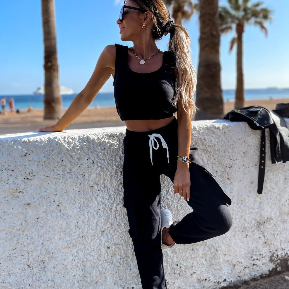 

Women's New 2021 Summer Sexy Off Shoulder Sleeveless Hollow Loose Casual Suit Two Piece Women's Suit 2021 Fashion Women