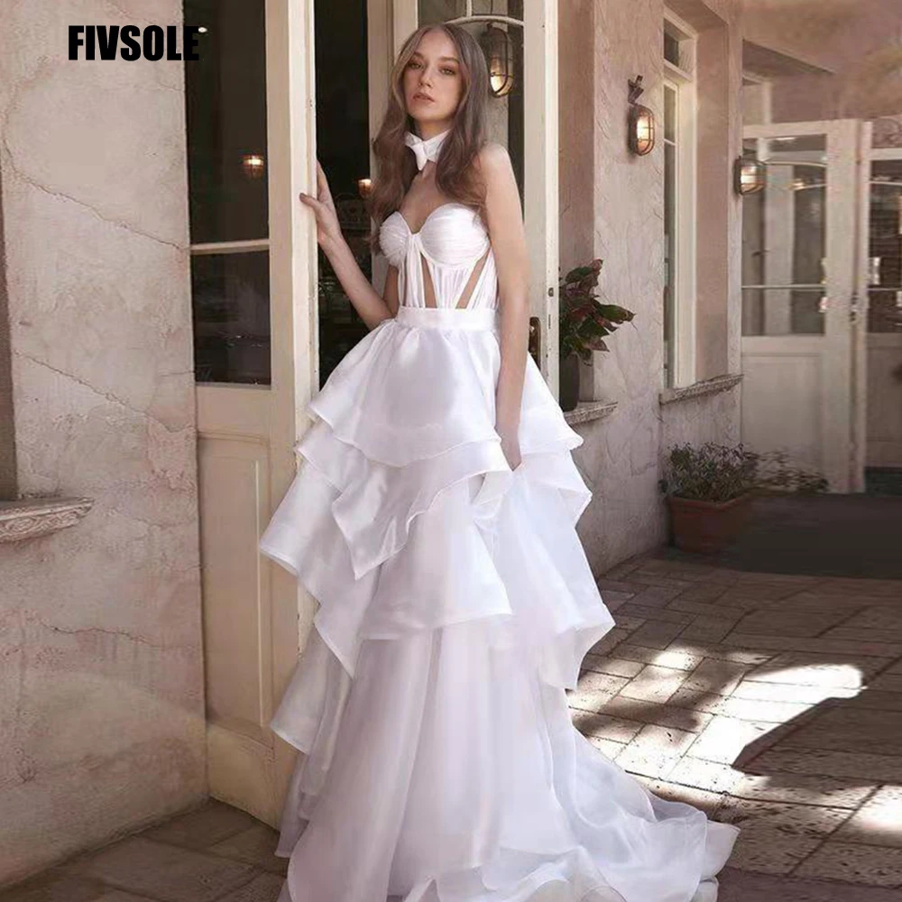 

Fivsole Simple Organza A Line Wedding Dress Sleeveless Sweetheart Tiered Court Train Bridal Dress Plus Size Country Bride Gowns