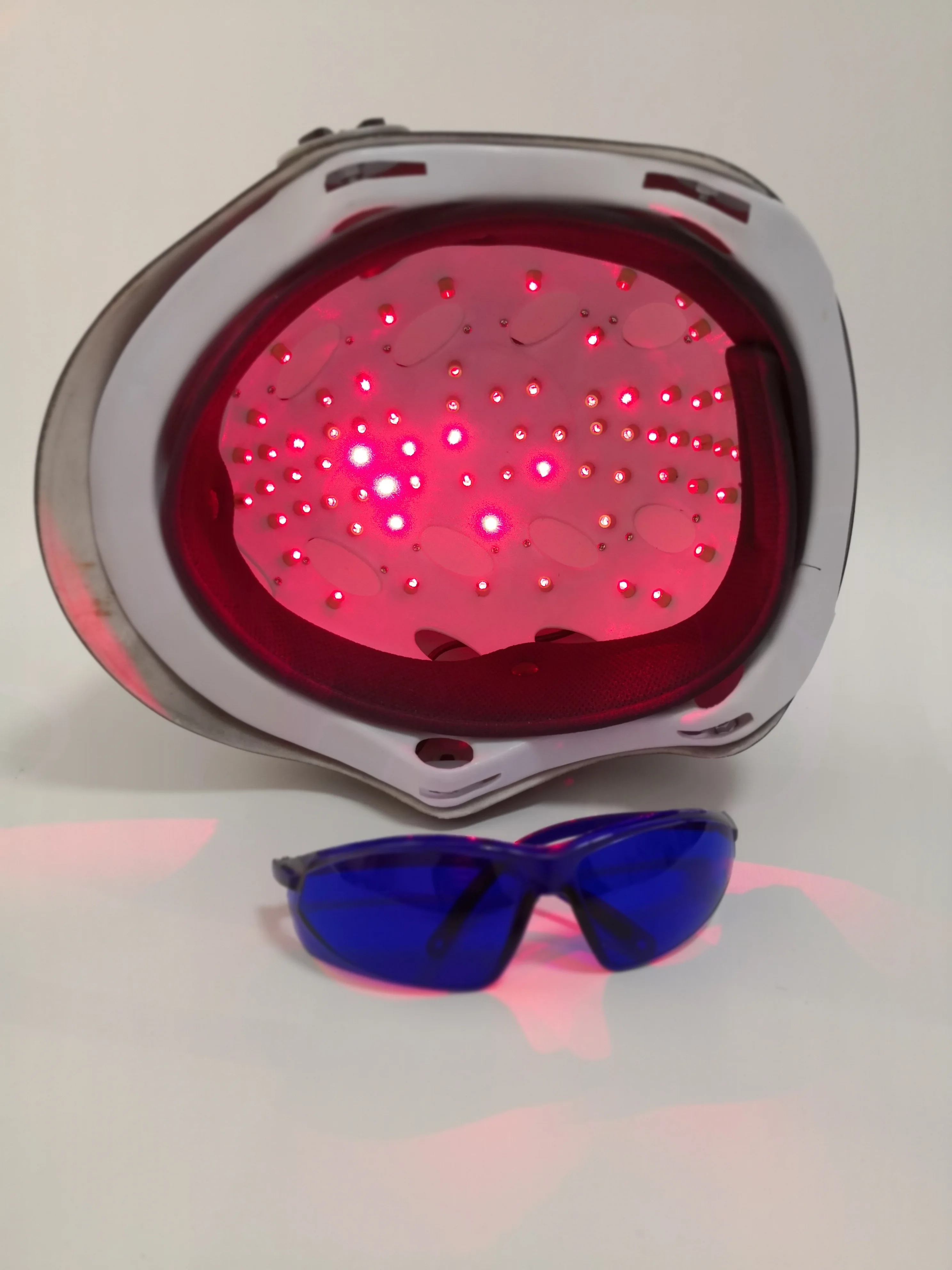 Лазерный шлем для волос Regrow 68 медицинских диодов |