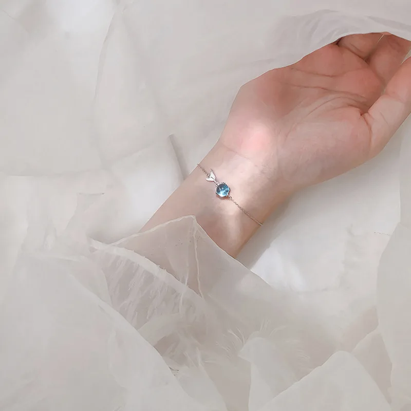 Браслеты женские регулируемые из серебра 925 пробы с синими кристаллами амулет