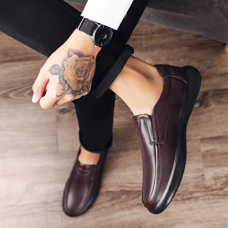 

New Genuine Leather Men Casual Shoes Brand Italian Designer Mens Loafers Moccasins Breathable Slip on Black Sneakers Top Quality