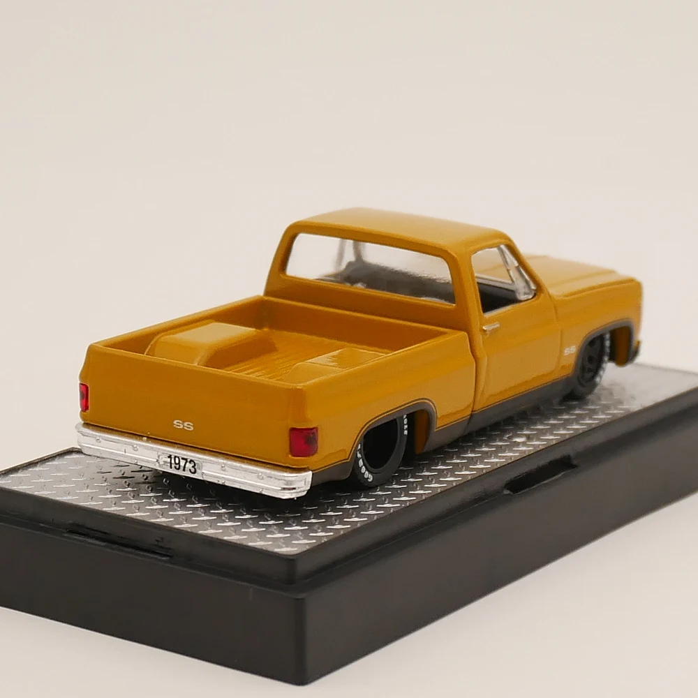 M2 1:64 1979 Chevrolet Scottsdale Chevy Sport / 1973 Cheyenne Super 10 Custom SS литая модель автомобиля игрушка из