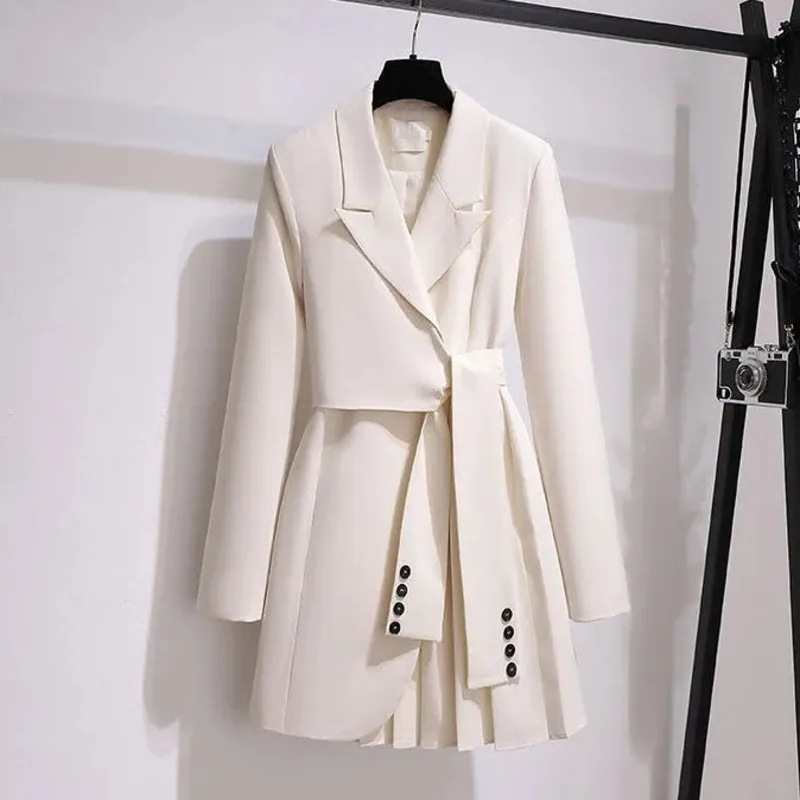 

Korea Chic Temperament Autumn 2021 New Female White Lace Up Waist Notched Long Sleeve Pleated Suit Dress Fashion 16E3898