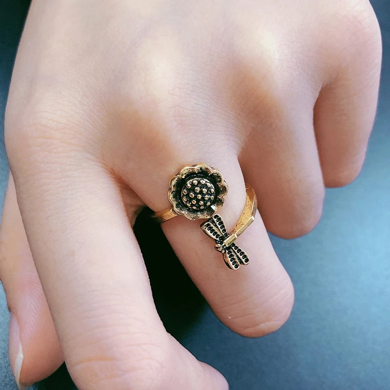 

High Quality Retro Style Flower Women Ring Retro Sunflower Dragonfly Opening Adjustable Ring Daily Matching Accessories