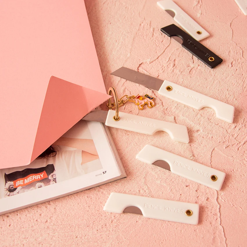 

Office supplies stationery students art knife Black and white folding utility knife Portable tool knife