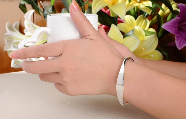 Женский серебряный браслет лаконичный дизайн гладкого браслета женский