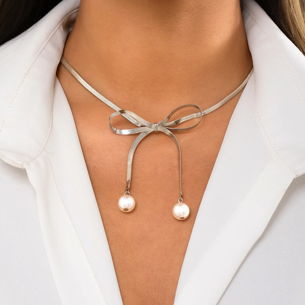 

Snake Chain Bow Knot Gold Silver Pearl Pendant Necklace for Women Cute Vintage Clavicle Chain Choker Necklace Collar Jewelry