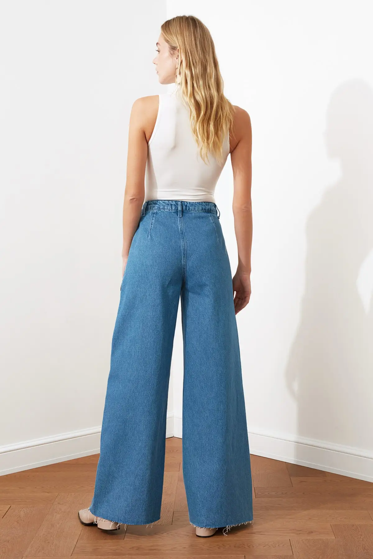 

Trendyol With Color Block Pocket Detail High Bel Wide Leg Jeans TWOAW21JE0695