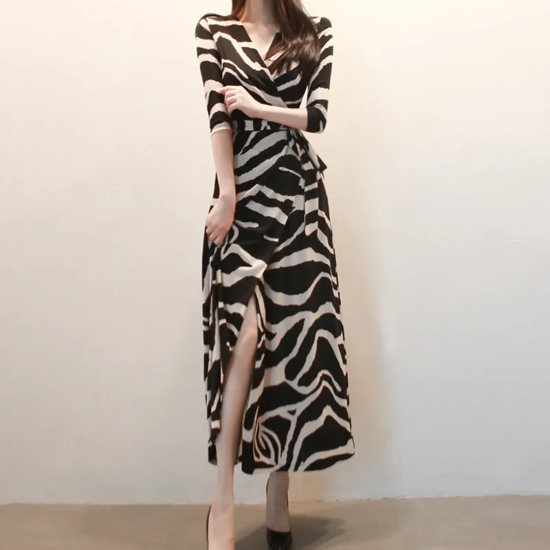 Женское длинное платье на шнуровке облегающее макси с v образным вырезом и