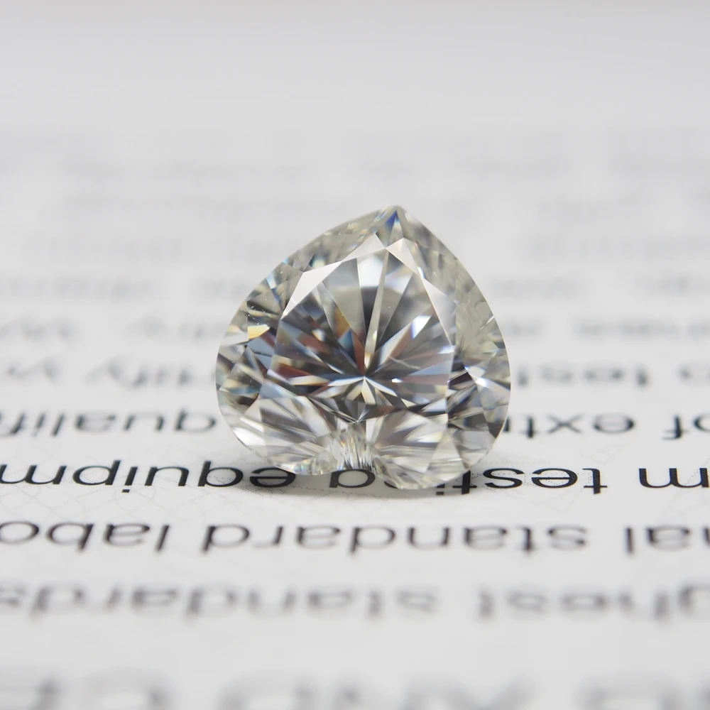 GRA Certificate Heart Shape Clear Bright  Color 7*7m VVS Moissanite Gemstone Lab Created Loose Diamond
