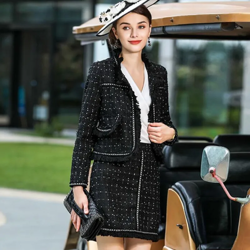 Женский твидовый офисный костюм из двух предметов приталенный клетчатый