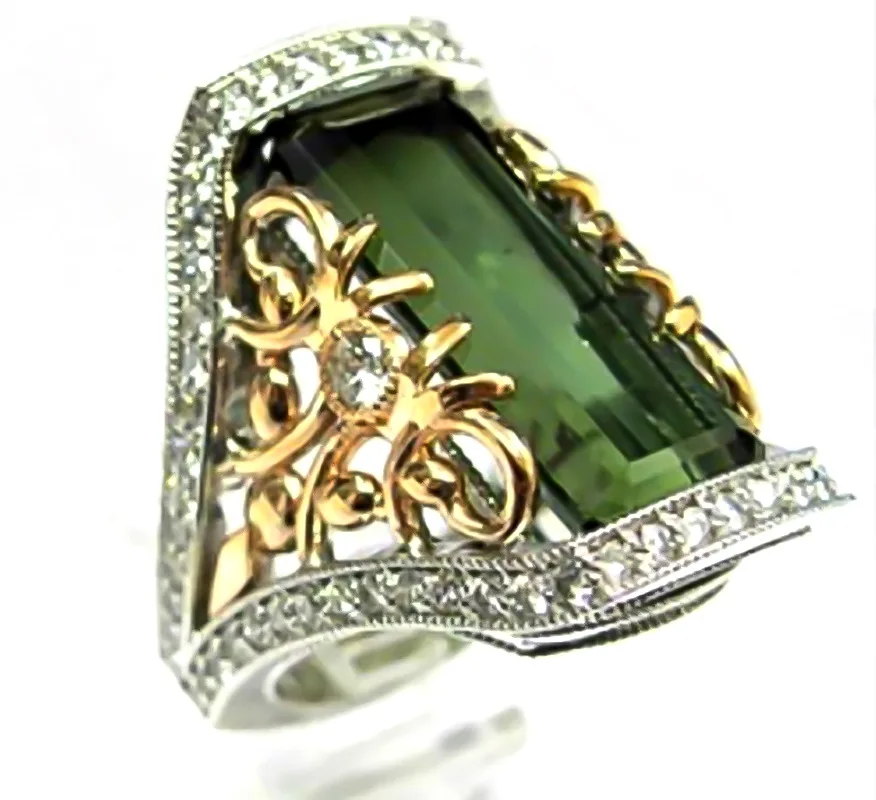 

Milangirl Trendy Two-tone Craved Irregular Pattern Green Rectangular Crystal Rhinestone Zircon Ring for Women Party Jewelry