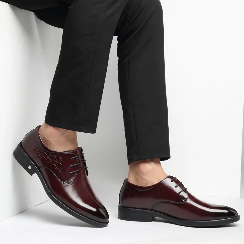 Туфли мужские деловые кожаные модные туфли дерби заостренный носок на шнуровке