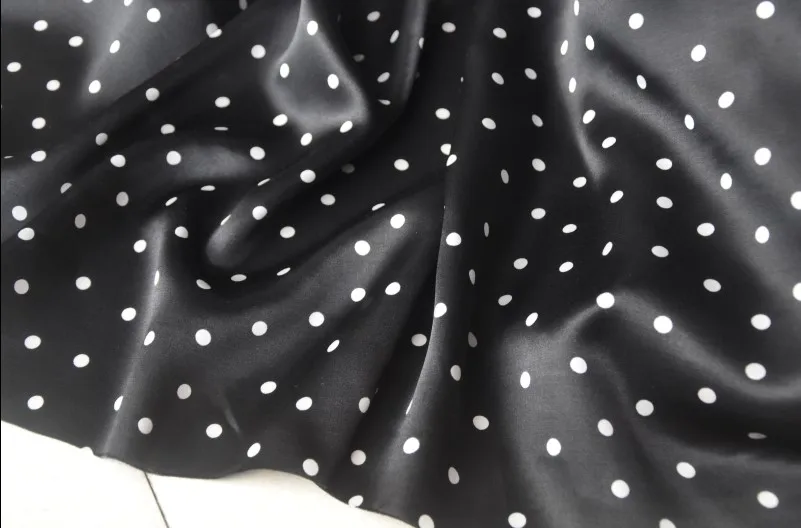 Бесплатная доставка натуральный шелк черный с белыми пятнами креп-атласная