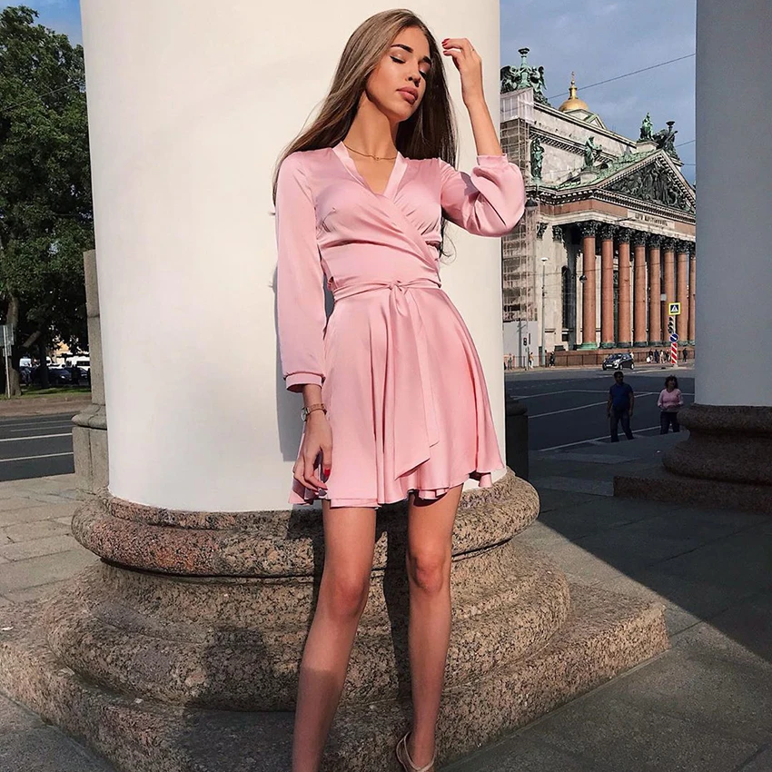 Mnealways18 розовое Плиссированное мини платье с поясом и длинным рукавом женское