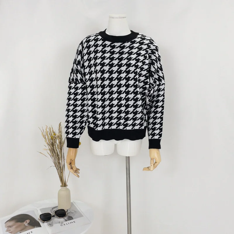 

Коллекция осень/зима 2021, женская одежда, свитер с круглым вырезом и узором «гусиные лапки»