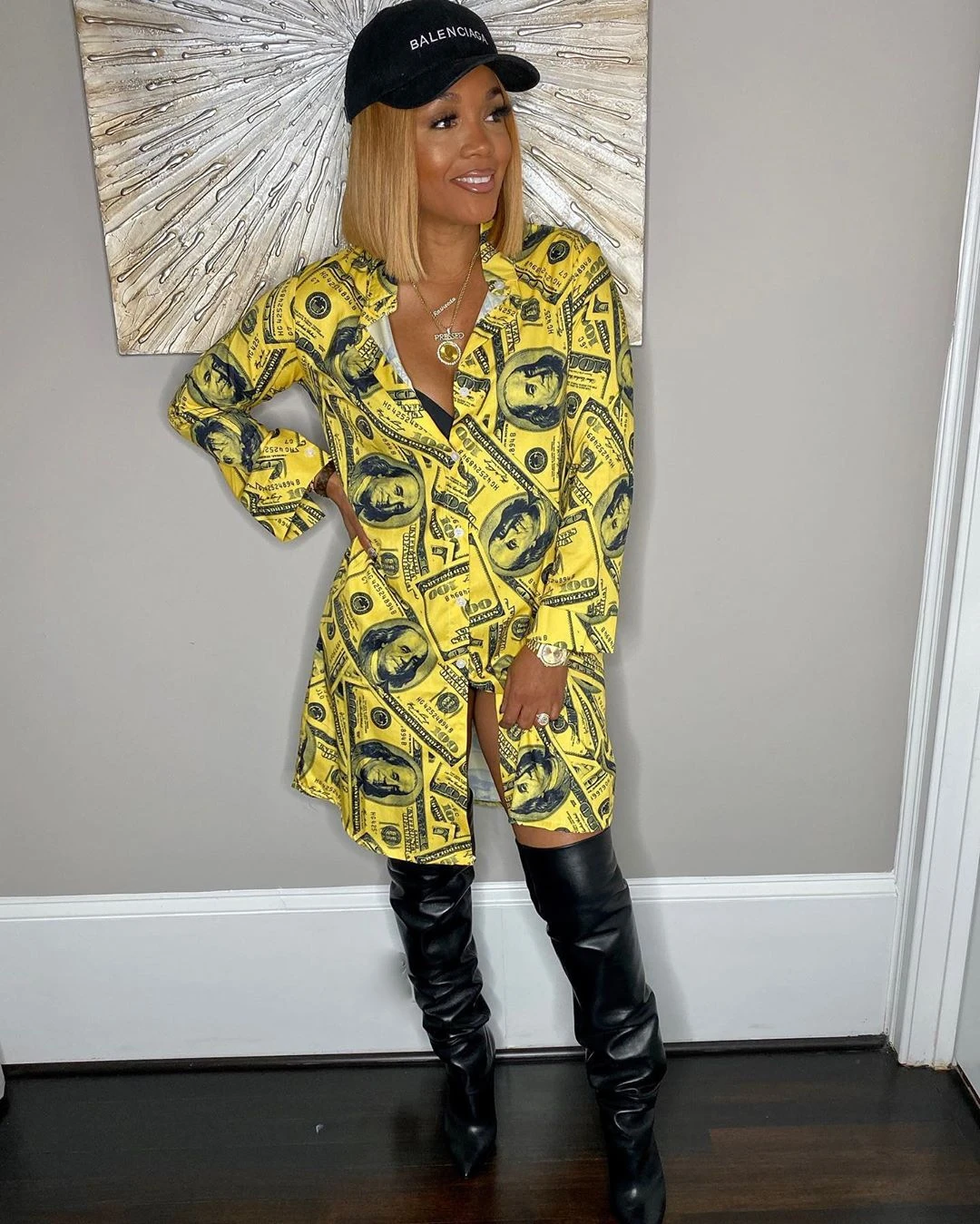 Платье с принтом денег долларов v-образным вырезом и длинными рукавами уличная